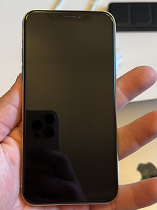 iPhone XS 512Gb Silver (3 фото из 7)