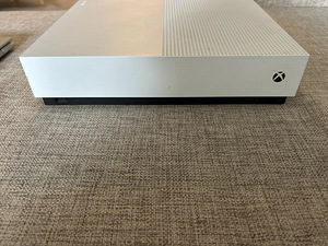 Xbox one S All digital edition (1 фото из 3)
