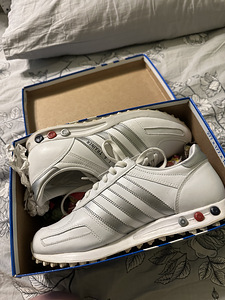 Adidas tossud. (1 foto / 1)