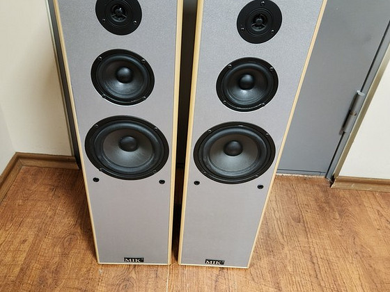MIK MHT-801 HiFi põrandakõlarid