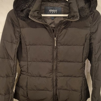 Armani jeans пуховик размер S