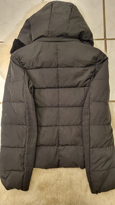 Armani jeans пуховик размер S (3 фото из 4)