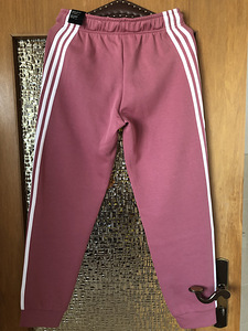 Uued spordipüksid Adidas, suurus S. (2 foto / 2)