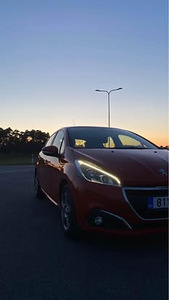 Peugeot 208 (2 фото из 9)