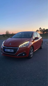 Peugeot 208 (5 фото из 9)