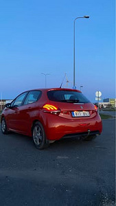 Peugeot 208 (3 фото из 9)