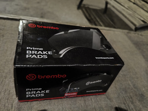 Brembo piduriklotsid, esisild. P54017 Citroen/Peugeot (1 foto / 4)