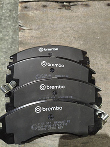 Brembo piduriklotsid, esisild. P54017 Citroen/Peugeot (3 foto / 4)