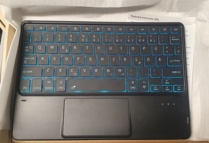 Беспроводная bluetooth клавиатура RGB (1 фото из 2)