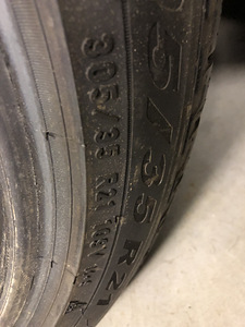 305/35 R21 (2 шт.) 275/40 R21 (2 шт.) Pirelli (3 фото из 4)