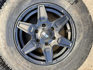 16" диски BM Wheels 6x139,7 + зимние шины 245/70 7мм (5 фото из 8)