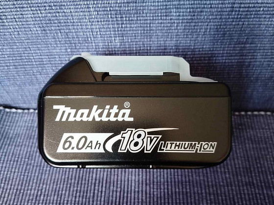 Makita aku. Uus.