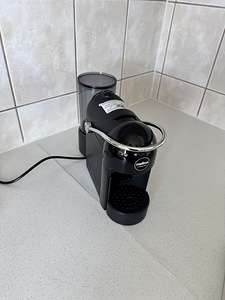 Kohvimasin Lavazza A Modo MioJolie Evo (4 foto / 6)