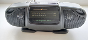 UUS PORTABLE RAADIO (1 foto / 2)