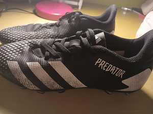 ADIDAS Predator jalgpallisaapad (1 foto / 5)
