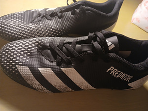 ADIDAS Predator jalgpallisaapad (3 foto / 5)