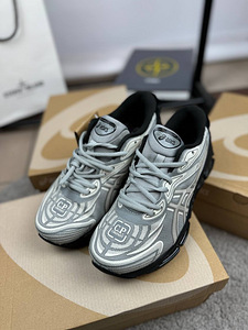 CP Compani-ASICS (8 фото из 9)