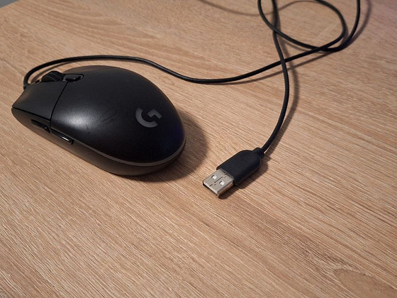 Logitech G102 - topeltklõpsuga (defektiga)