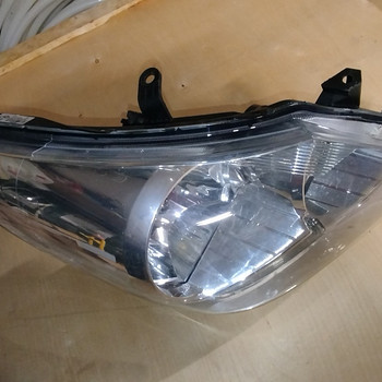 Esituli TOYOTA VERSO autole