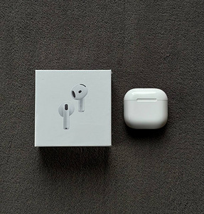 AirPods 4 with ANC (1 foto / 2)