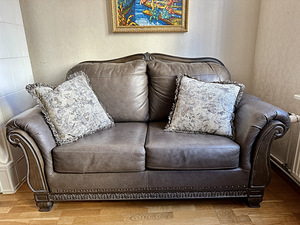 Роскошный кожаный диван Malacara Quarry Leather Loveseat Sig (1 фото из 4)