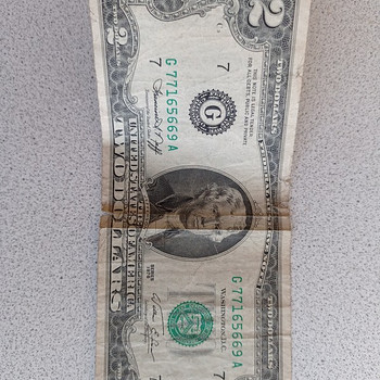 2 dollarit