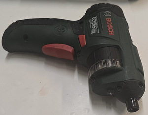 Akukruvikeeraja Bosch PSR Select + laadija + kohver (6 foto / 6)