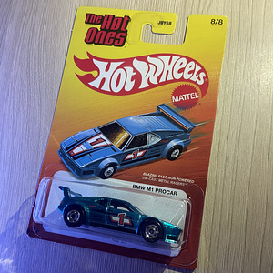Hot Wheels HOT ONES (2 фото из 4)