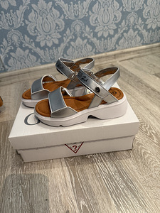 Guess р.30 (2 фото из 2)