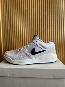 Nike Air Jordan (2 фото из 4)