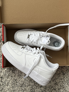 NIKE AIR FORCE 1- новые, оригинальные (1 фото из 2)