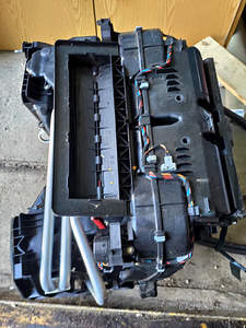 BMW e60/61 (5 foto / 10)