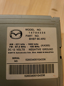Автомагнитола Mazda (2 фото из 3)