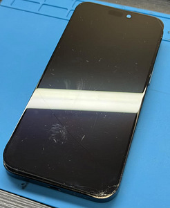 iPhone varuosad, ekraanid, akud jne. Ekraani refurb. (1 foto / 3)