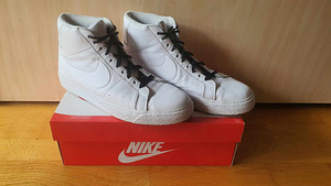 Nike Court Royale EUR 44 (2 foto / 2)
