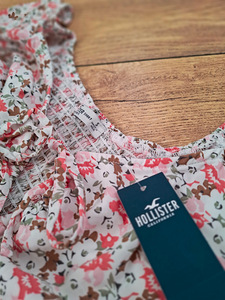 Новое цветочное платье с разрезом Hollister (S) (4 фото из 6)