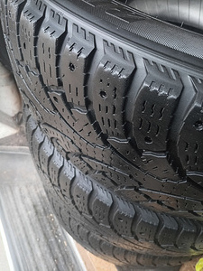 BRIDGESTONE 225x65 R16C (6 фото из 9)