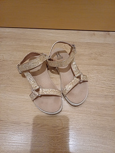 Kenad kingad/sandaalid s.30 (1 foto / 2)