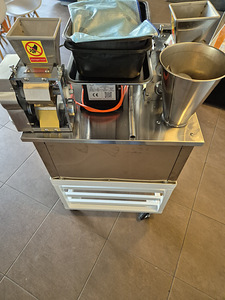 Masin pelmeenide ja pirukate valmistamiseks (1 foto / 3)