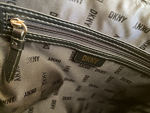 Сумка DKNY (4 фото из 5)