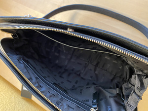 Сумка DKNY (5 фото из 5)