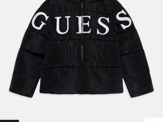 Продам стильную куртку GUESS