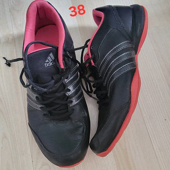 Adidas tossud