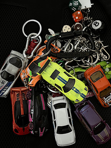 Брелки Hotwheels Keychains (2 фото из 10)