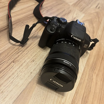Canon EOS 700d