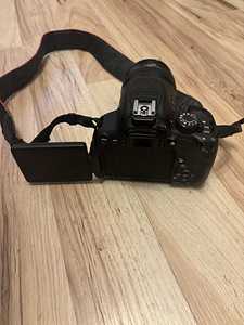 Canon EOS 700d (2 foto / 4)