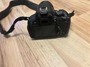 Canon EOS 700d (3 foto / 4)