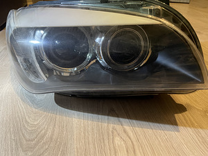 BMW E84 X1 täis xenon parem tuli (1 foto / 4)