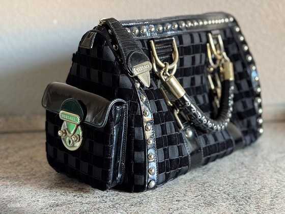 Must Versace käekott