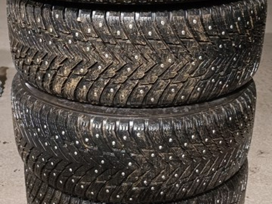 Nokian Hakkapeliitta 10, R16 215/55